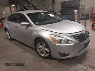 2013 Nissan Altima SV z VIN 1N4AL3AP7DN409944, wystawiony jako IAAI lot #42703678 z przebiegiem 163 058 mil mil oraz . Historia ofert i sprzedaży dostępna na DreamBid. Obrazek 1.