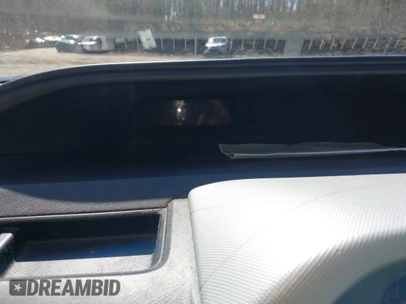 2012 Toyota Prius One z VIN JTDKDTB38C1527448, wystawiony jako IAAI lot #42070550 z przebiegiem Nie podano mil oraz . Historia ofert i sprzedaży dostępna na DreamBid. Obrazek 7.