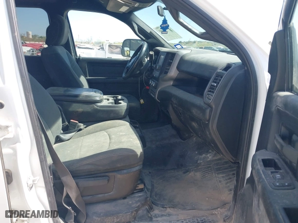 2022 Ram 2500 Tradesman with VIN 3C6UR5HL1NG213746, listed as a IAAI auction lot 41917608 with 133,775 mi miles. Bid and sale history available at carsss.com. Image 5.