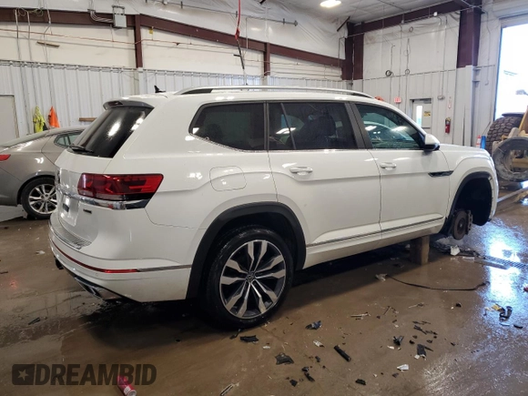 2021 Volkswagen Atlas SEL R-Line with VIN 1V2SR2CA9MC556499, listed as a Copart auction lot 44033995 with 55,061 mi miles and Salvage title. Bid and sale history available at DreamBid. Image 3.