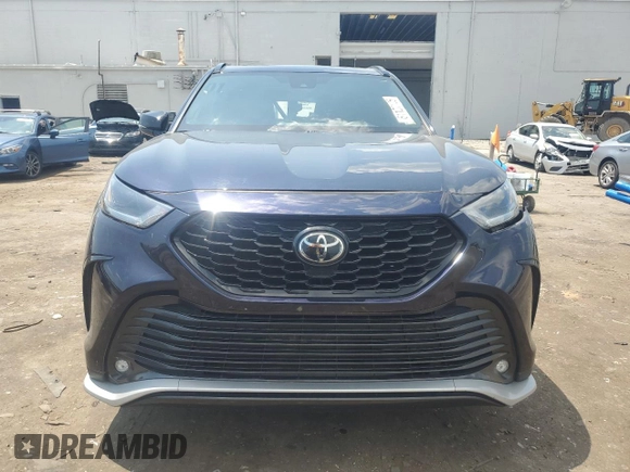 2021 Toyota Highlander XSE with VIN 5TDJZRBH1MS059191, listed as a Copart auction lot 61137125 with 44,747 mi miles and Salvage title. Bid and sale history available at DreamBid. Image 5.