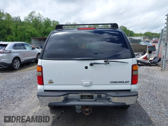 2003 Chevrolet Tahoe Z71 z VIN 1GNEK13Z23R230226, wystawiony jako IAAI lot #42252874 z przebiegiem 251 268 mil mil oraz . Historia ofert i sprzedaży dostępna na DreamBid. Obrazek 16.