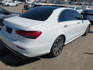 2022 Mercedes-Benz E 350 with VIN W1KZF8DB5NB068876, listed as a IAAI auction lot 41999445 with 31,786 mi miles and . Bid and sale history available at DreamBid. Image 4.