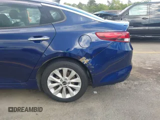 2018 Kia Optima LX with VIN 5XXGT4L32JG189009, listed as a IAAI auction lot 42010285 with 313,004 mi miles. Bid and sale history available at carsss.com. Image 6.