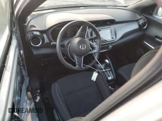 2020 Nissan Kicks SV z VIN 3N1CP5CV2LL528257, wystawiony jako Copart lot #75039374 z przebiegiem 65 652 mil mil oraz Szkoda całkowita • Salvage title. Historia ofert i sprzedaży dostępna na DreamBid. Obrazek 8.