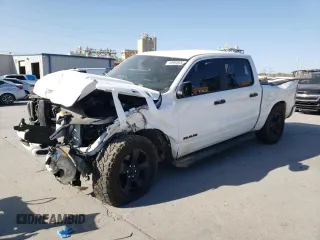 2024 Ram 1500 Big Horn z VIN 1C6SRFFTXRN211250, wystawiony jako Copart lot #49993935 z przebiegiem 18 528 mil mil oraz Szkoda całkowita • Salvage title. Historia ofert i sprzedaży dostępna na DreamBid. Obrazek 1.