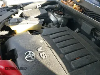 2006 Toyota RAV4 z VIN JTMBK35V865005466, wystawiony jako IAAI lot #41481321 z przebiegiem 133 147 mil mil oraz . Historia ofert i sprzedaży dostępna na DreamBid. Obrazek 12.
