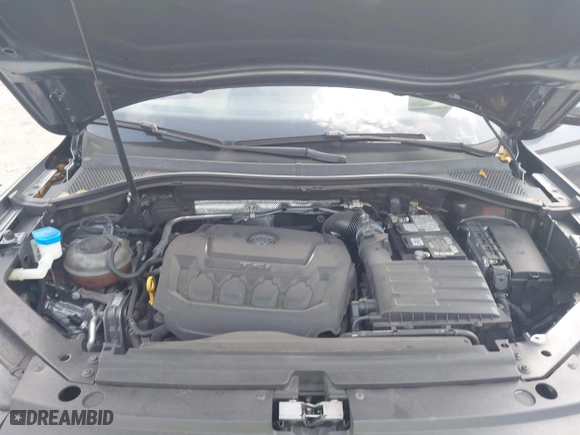2018 Volkswagen Tiguan SEL with VIN 3VV3B7AX4JM211360, listed as a IAAI auction lot 41860362 with 75,979 mi miles. Bid and sale history available at carsss.com. Image 9.