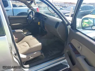 2000 Toyota 4Runner Limited with VIN JT3GN87R6Y0157146, listed as a IAAI auction lot 41696224 with 254,996 mi miles. Bid and sale history available at carsss.com. Image 5.