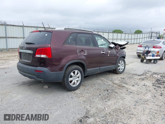 2013 Kia Sorento LX with VIN 5XYKT4A2XDG323012, listed as a IAAI auction lot 41875238 with 1 mi miles. Bid and sale history available at carsss.com. Image 4.