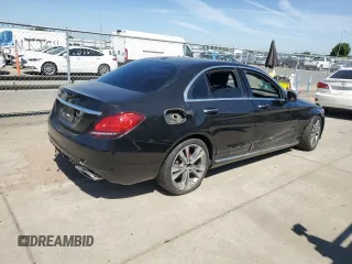 2019 Mercedes-Benz C 300 z VIN WDDWF8DB1KR483148, wystawiony jako Copart lot #56566925 z przebiegiem Nie podano mil oraz Czysty tytuł • Clean title. Historia ofert i sprzedaży dostępna na DreamBid. Obrazek 3.