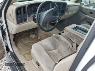 2005 Chevrolet Suburban LS с VIN 1GNEC16Z35J187767, выставлен на аукционе Copart как лот 62494475 с пробегом Не указан миль и Списание • Salvage title. История ставок и продаж доступна на DreamBid. Изображение 8.