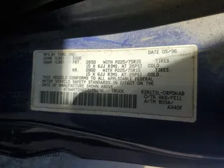 1996 Toyota Tacoma z VIN 4TAWM72N8TZ175396, wystawiony jako Copart lot #86846284 z przebiegiem 229 714 mil mil oraz Czysty tytuł • Clean title. Historia ofert i sprzedaży dostępna na DreamBid. Obrazek 12.
