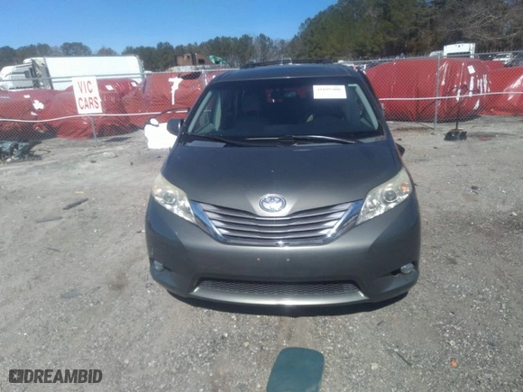 2012 Toyota Sienna XLE AAS with VIN 5TDYK3DC3CS241443, listed as a IAAI auction lot 41695406 with NaN miles. Bid and sale history available at carsss.com. Image 12.