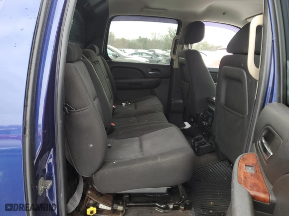 2010 Chevrolet Avalanche LS with VIN 3GNVKEE04AG229050, listed as a Copart auction lot 86075384 with 140,778 mi miles and Salvage Title. Bid and sale history available at carsss.com. Image 10.