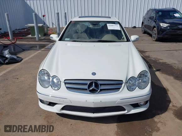 2008 Mercedes-Benz CLK 350 with VIN WDBTJ56H68F245431, listed as a IAAI auction lot 42085771 with 38,540 mi miles and . Bid and sale history available at DreamBid. Image 12.