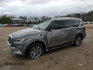 2019 Infiniti QX80 Luxe z VIN JN8AZ2NE9K9231878, wystawiony jako Copart lot #49319325 z przebiegiem 96 061 mil mil oraz Nie do naprawy. Historia ofert i sprzedaży dostępna na DreamBid. Obrazek 1.