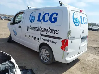 2017 Nissan NV200 S z VIN 3N6CM0KN5HK713522, wystawiony jako IAAI lot #42052133 z przebiegiem 126 019 mil mil oraz . Historia ofert i sprzedaży dostępna na DreamBid. Obrazek 3.