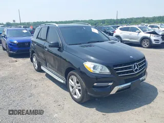 2014 Mercedes-Benz M 350 with VIN 4JGDA2EB3EA416030, listed as a IAAI auction lot 42496290 with 136,277 mi miles and . Bid and sale history available at DreamBid. Image 1.