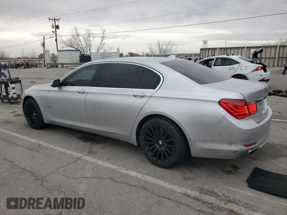2009 BMW 7 Series 750Li with VIN WBAKB83529CY62069, listed as a Copart auction lot 44820915 with 123,684 mi miles and Salvage title. Bid and sale history available at DreamBid. Image 2.