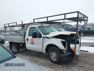 2012 Ford F-250 XL z VIN 1FDBF2A61CEA82989, wystawiony jako IAAI lot #41554078 z przebiegiem 257 846 mil mil oraz . Historia ofert i sprzedaży dostępna na DreamBid. Obrazek 13.