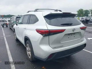 2022 Toyota Highlander LE with VIN 5TDBZRBH8NS242559, listed as a IAAI auction lot 42366399 with 200,915 mi miles and . Bid and sale history available at DreamBid. Image 3.