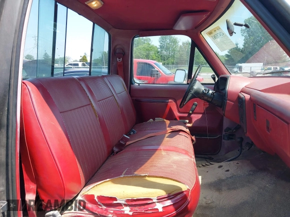 1989 Ford F-250 с VIN 1FTHF26H3KKA46424, выставлен на аукционе IAAI как лот 42475383 с пробегом 20 408 миль миль и . История ставок и продаж доступна на DreamBid. Изображение 8.