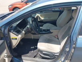 2016 Hyundai Sonata SE z VIN 5NPE24AF2GH426568, wystawiony jako IAAI lot #42415770 z przebiegiem 112 727 mil mil oraz . Historia ofert i sprzedaży dostępna na DreamBid. Obrazek 5.
