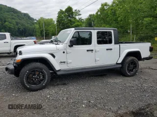 2024 Jeep Gladiator Sport S with VIN 1C6HJTAG0RL121370, listed as a Copart auction lot 61211815 with 17,928 mi miles and Salvage title. Bid and sale history available at DreamBid. Image 1.