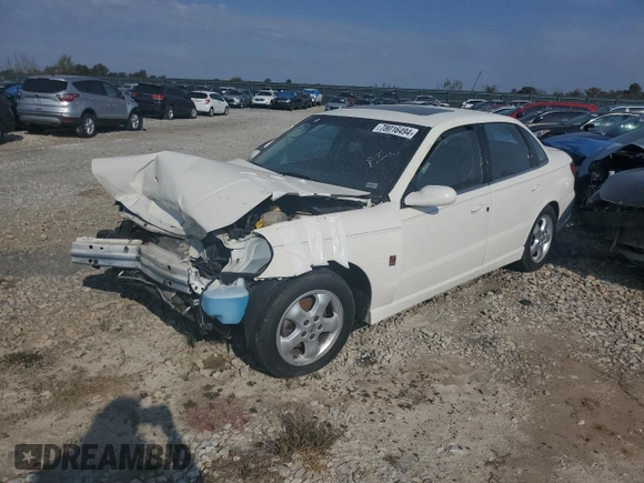 2004 Saturn L L300 2 z VIN 1G8JD54RX4Y511523, wystawiony jako Copart lot #78016494 z przebiegiem 108 360 mil mil oraz Szkody całkowita. Historia ofert i sprzedaży dostępna na DreamBid. Obrazek 1.