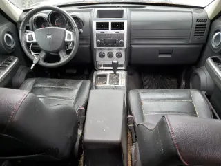 2007 Dodge Nitro R/T z VIN 1D8GT58657W723623, wystawiony jako Copart lot #58917835 z przebiegiem 131 362 mil mil oraz Szkoda całkowita • Salvage title. Historia ofert i sprzedaży dostępna na DreamBid. Obrazek 8.