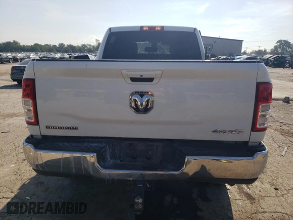 2021 Ram 2500 Big Horn z VIN 3C6UR5DJ3MG674384, wystawiony jako Copart lot #68220134 z przebiegiem 81 411 mil mil oraz Szkoda całkowita • Salvage title. Historia ofert i sprzedaży dostępna na DreamBid. Obrazek 6.