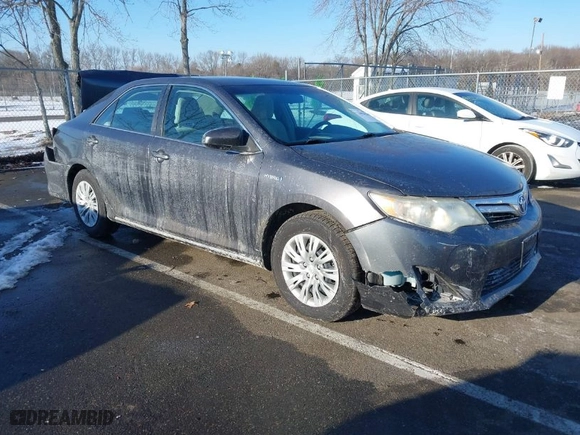 2013 Toyota Camry Hybrid LE with VIN 4T1BD1FK6DU080281, listed as a IAAI auction lot 41402520 with 58,625 mi miles. Bid and sale history available at carsss.com. Image 1.