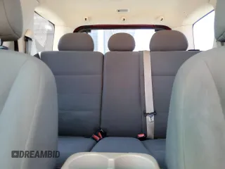 2008 Ford Escape XLS с VIN 1FMCU02Z68KA33982, выставлен на аукционе Copart как лот 61869715 с пробегом 215 800 миль миль и Списание • Salvage title. История ставок и продаж доступна на DreamBid. Изображение 10.