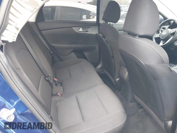2021 Kia Forte LXS z VIN 3KPF24AD5ME375294, wystawiony jako IAAI lot #42152040 z przebiegiem 56 611 mil mil oraz . Historia ofert i sprzedaży dostępna na DreamBid. Obrazek 8.