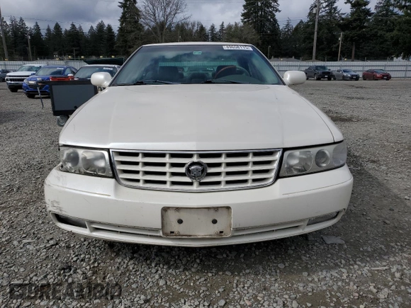 2000 Cadillac Seville Touring STS z VIN 1G6KY5497YU191639, wystawiony jako Copart lot #49658115 z przebiegiem 82 725 mil mil oraz Szkoda całkowita • Salvage title. Historia ofert i sprzedaży dostępna na DreamBid. Obrazek 5.