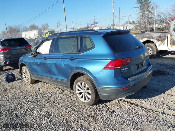 2019 Volkswagen Tiguan S with VIN 3VV0B7AX6KM067699, listed as a IAAI auction lot 41634351 with 181,093 mi miles. Bid and sale history available at carsss.com. Image 3.