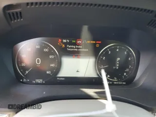 2018 Volvo XC60 Momentum z VIN LYVA22RK3JB097438, wystawiony jako Copart lot #50931375 z przebiegiem 103 743 mil mil oraz Szkoda całkowita • Salvage title. Historia ofert i sprzedaży dostępna na DreamBid. Obrazek 9.