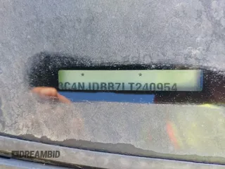 2020 Jeep Compass Latitude z VIN 3C4NJDBB7LT240954, wystawiony jako IAAI lot #37092535 z przebiegiem Nie podano mil oraz . Historia ofert i sprzedaży dostępna na DreamBid. Obrazek 9.