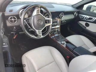2012 Mercedes-Benz SLK 350 z VIN WDDPK5HA8CF014674, wystawiony jako Copart lot #43035715 z przebiegiem 79 506 mil mil oraz Nie do naprawy • Non repairable. Historia ofert i sprzedaży dostępna na DreamBid. Obrazek 8.