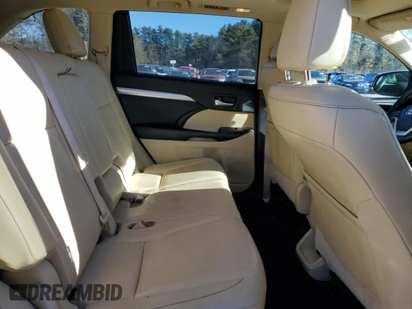 2017 Toyota Highlander XLE with VIN 5TDJZRFH2HS472351, listed as a Copart auction lot 87500745 with 82,955 mi miles and Salvage title. Bid and sale history available at DreamBid. Image 11.