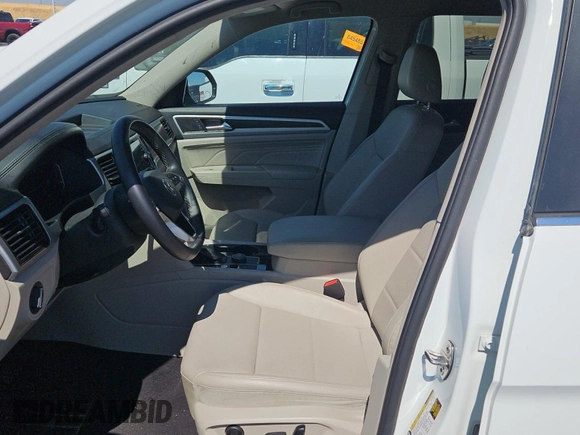 2023 Volkswagen Atlas SE с VIN 1V2HR2CA7PC526108, выставлен на аукционе IAAI как лот 42844449 с пробегом 38 696 миль миль и . История ставок и продаж доступна на DreamBid. Изображение 31.