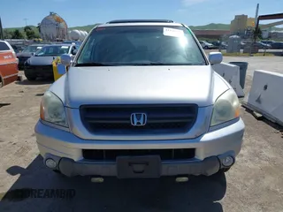 2005 Honda Pilot EX-L with RES with VIN 2HKYF18685H569818, listed as a IAAI auction lot 41948993 with 231,416 mi miles. Bid and sale history available at carsss.com. Image 6.