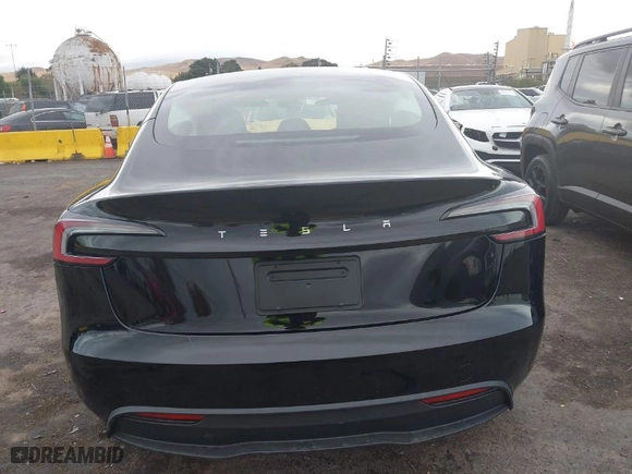 2024 Tesla Model 3 with VIN 5YJ3E1EA3RF847289, listed as a IAAI auction lot 40880916 with NaN miles. Bid and sale history available at carsss.com. Image 15.