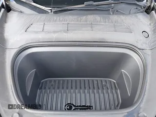 2022 Tesla Model Y Performance z VIN 7SAYGDEF9NF532880, wystawiony jako IAAI lot #41583671 z przebiegiem 38 057 mil mil oraz . Historia ofert i sprzedaży dostępna na DreamBid. Obrazek 10.