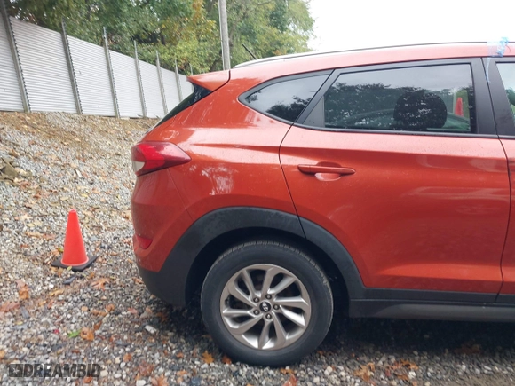 2016 Hyundai Tucson SE with VIN KM8J33A49GU118366, listed as a IAAI auction lot 40450987 with 89,118 mi miles. Bid and sale history available at carsss.com. Image 20.