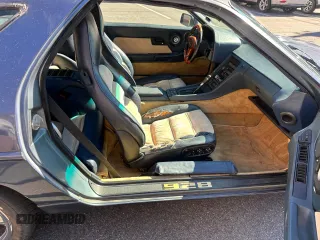 1987 Porsche 928 z VIN WP0JB0921HS862257, wystawiony jako Copart lot #76322184 z przebiegiem 159 733 mil mil oraz Tytuł czysty. Historia ofert i sprzedaży dostępna na DreamBid. Obrazek 5.