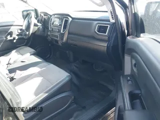 2018 Nissan Titan SV z VIN 1N6AA1EJ0JN518958, wystawiony jako IAAI lot #42505721 z przebiegiem 122 487 mil mil oraz . Historia ofert i sprzedaży dostępna na DreamBid. Obrazek 5.