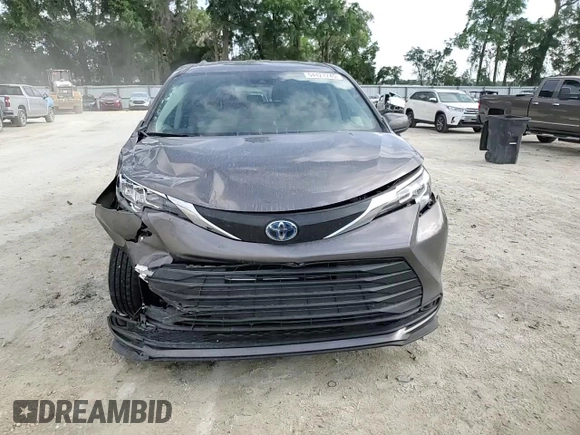 2023 Toyota Sienna LE z VIN 5TDKRKEC9PS178719, wystawiony jako Copart lot #54421745 z przebiegiem 33 530 mil mil oraz Szkoda całkowita • Salvage title. Historia ofert i sprzedaży dostępna na DreamBid. Obrazek 15.