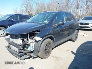 2019 Chevrolet Trax LT z VIN KL7CJLSB1KB774921, wystawiony jako IAAI lot #41590380 z przebiegiem 56 377 mil mil oraz . Historia ofert i sprzedaży dostępna na DreamBid. Obrazek 2.